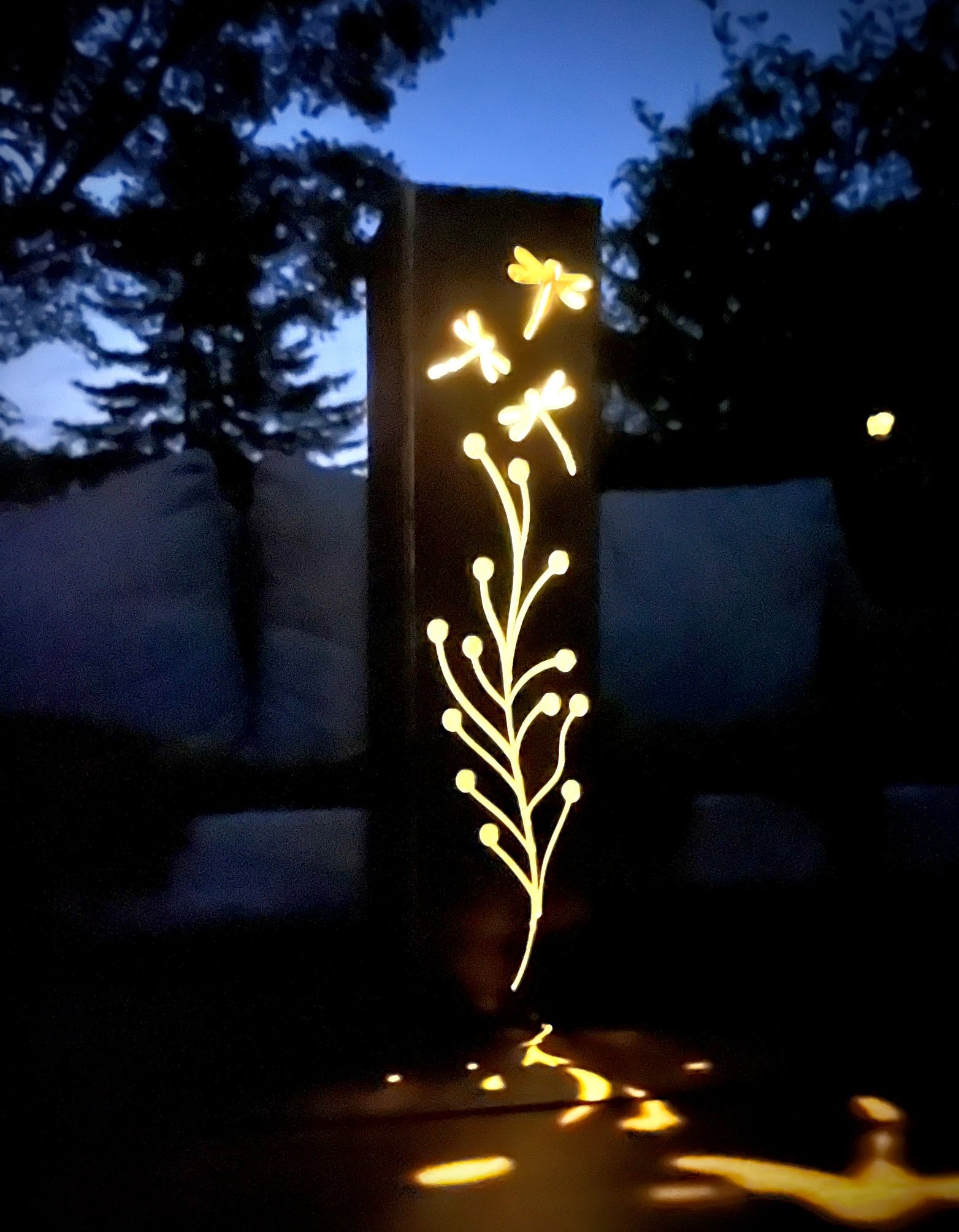 Dragonfly Branch Solar Luminary Pillar - Steel