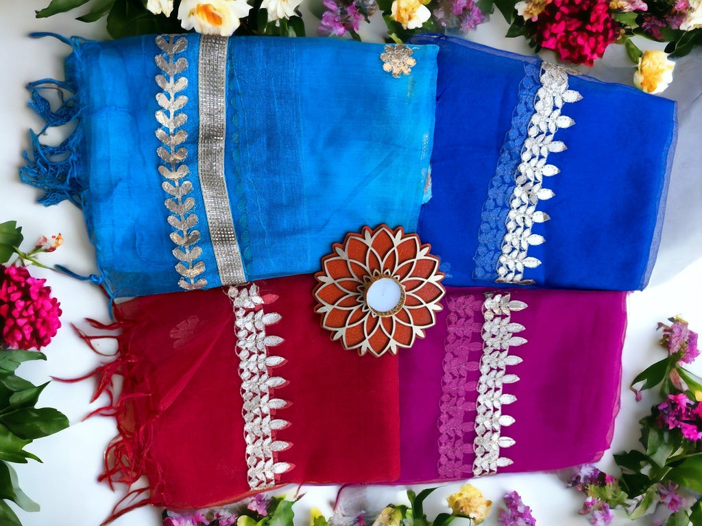 Dupatta with Golden Gota Work Stole / Duppata La Vie Bien Dupatta with Golden Gota Work