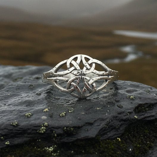 Eiyen Celtic Knot Ring in Sterling Silver Ring La Vie Bien Eiyen Celtic Knot Ring in Sterling Silver