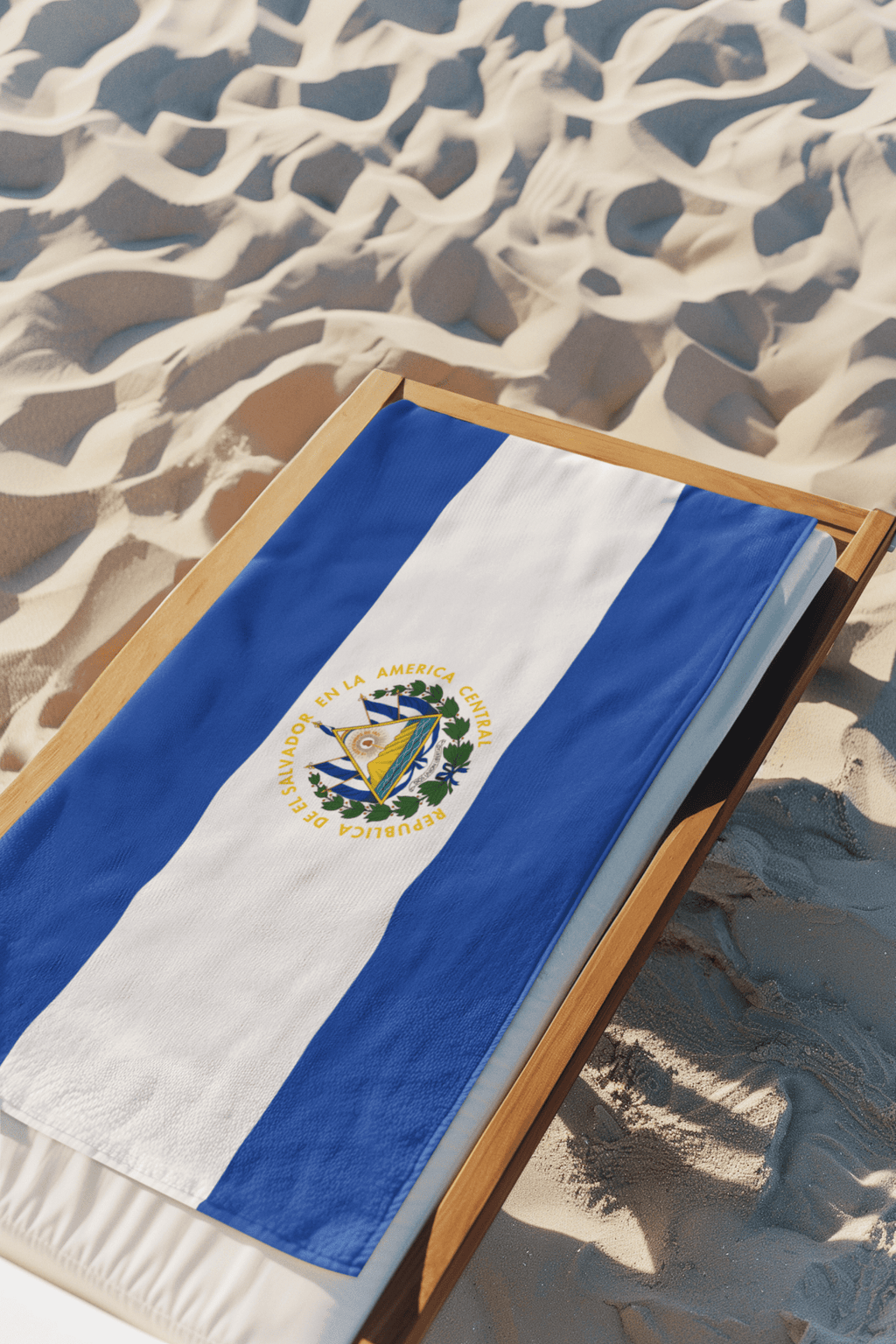 El Salvador Flag Beach Towel | Quality & Long Lasting - 2 Sizes | Salvadorian Pride | Gift for Salvadorians | Púchica Vos Home Decor La Vie Bien El Salvador Flag Beach Towel | Quality & Long Lasting - 2 Sizes | Salvadorian Pride | Gift for Salvadorians | Púchica Vos