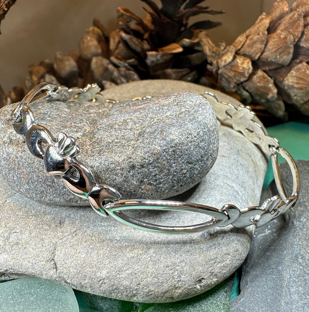 Elegant Irish Claddagh Bracelet Bracelet La Vie Bien Elegant Irish Claddagh Bracelet