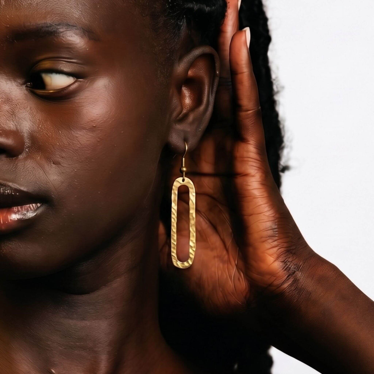 Elongated Oval Hoop Earrings for Women - Mvua Earrings La Vie Bien Elongated Oval Hoop Earrings for Women - Mvua