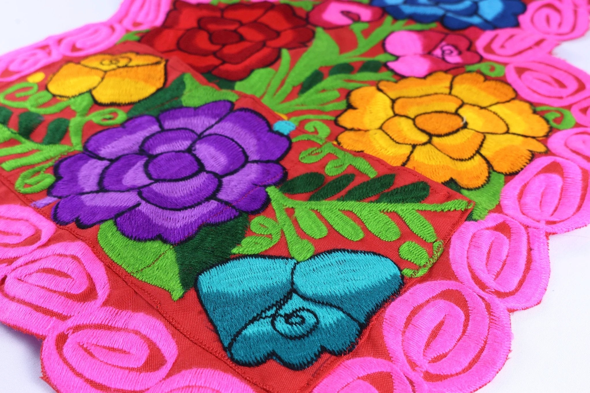Embroidered Floral Apron Set La Vie Bien Embroidered Floral Apron Set