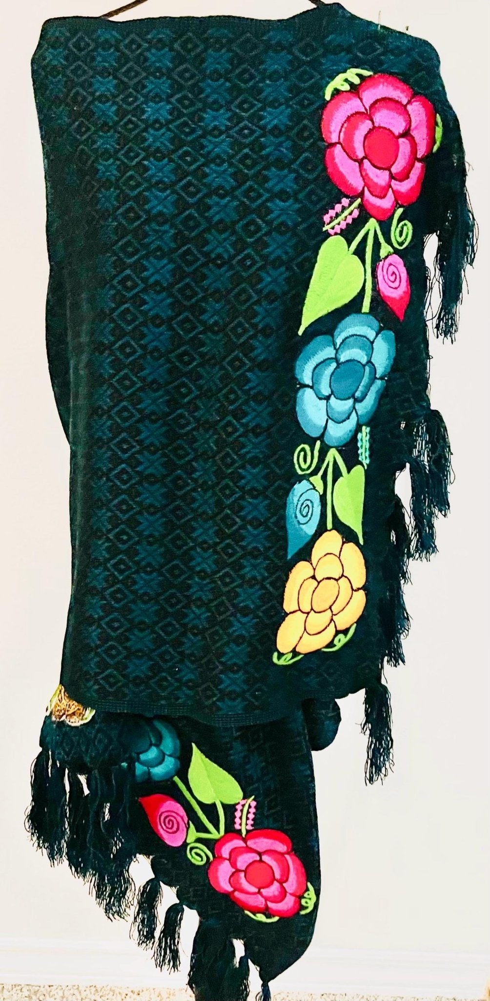 Embroidered Handmade Mexican Shawl Reboso Bordado Mexicano La Vie Bien Embroidered Handmade Mexican Shawl Reboso Bordado Mexicano