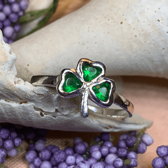 Emerald Isle Irish Shamrock Ring in Sterling Silver Ring La Vie Bien Emerald Isle Irish Shamrock Ring in Sterling Silver