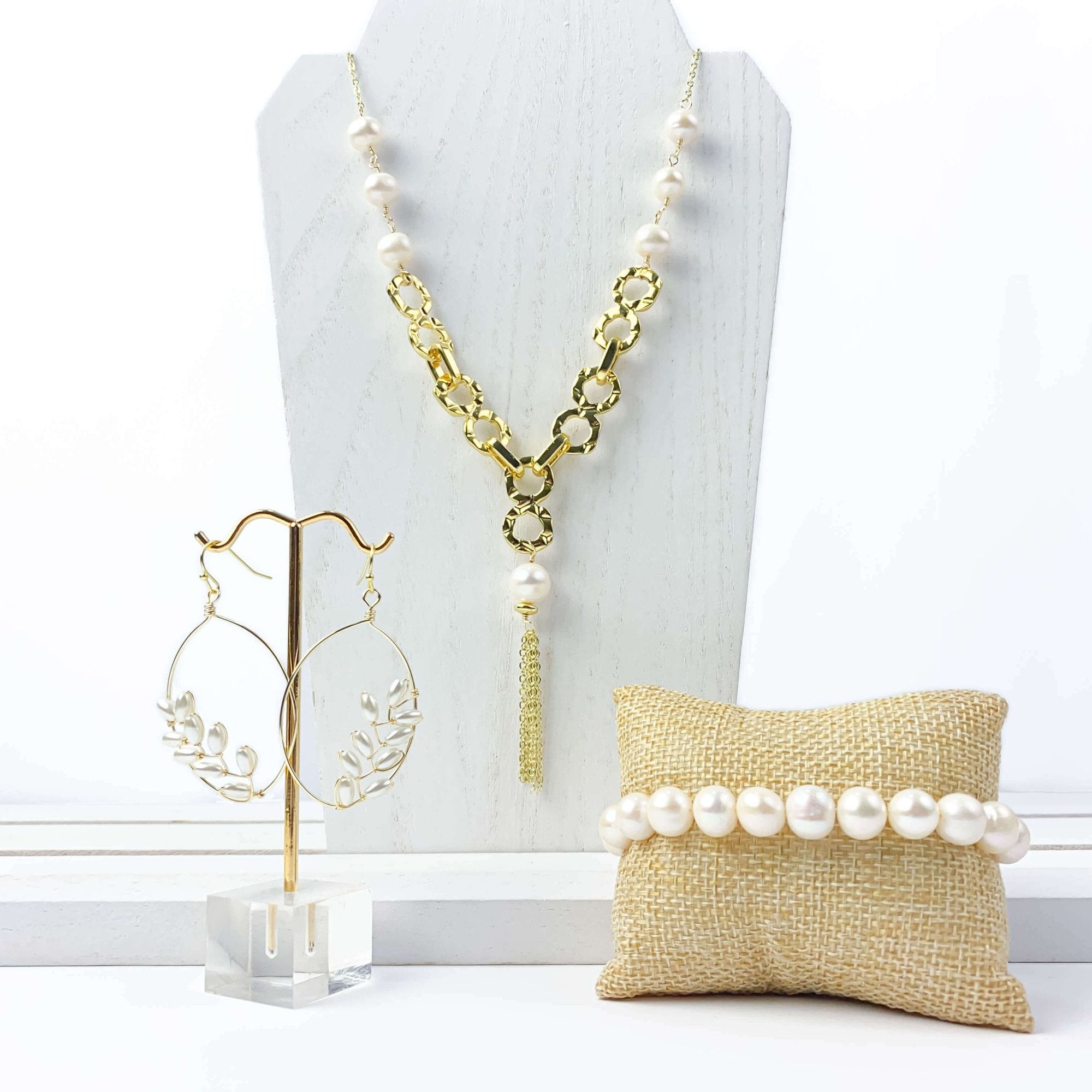 Empowering necklace