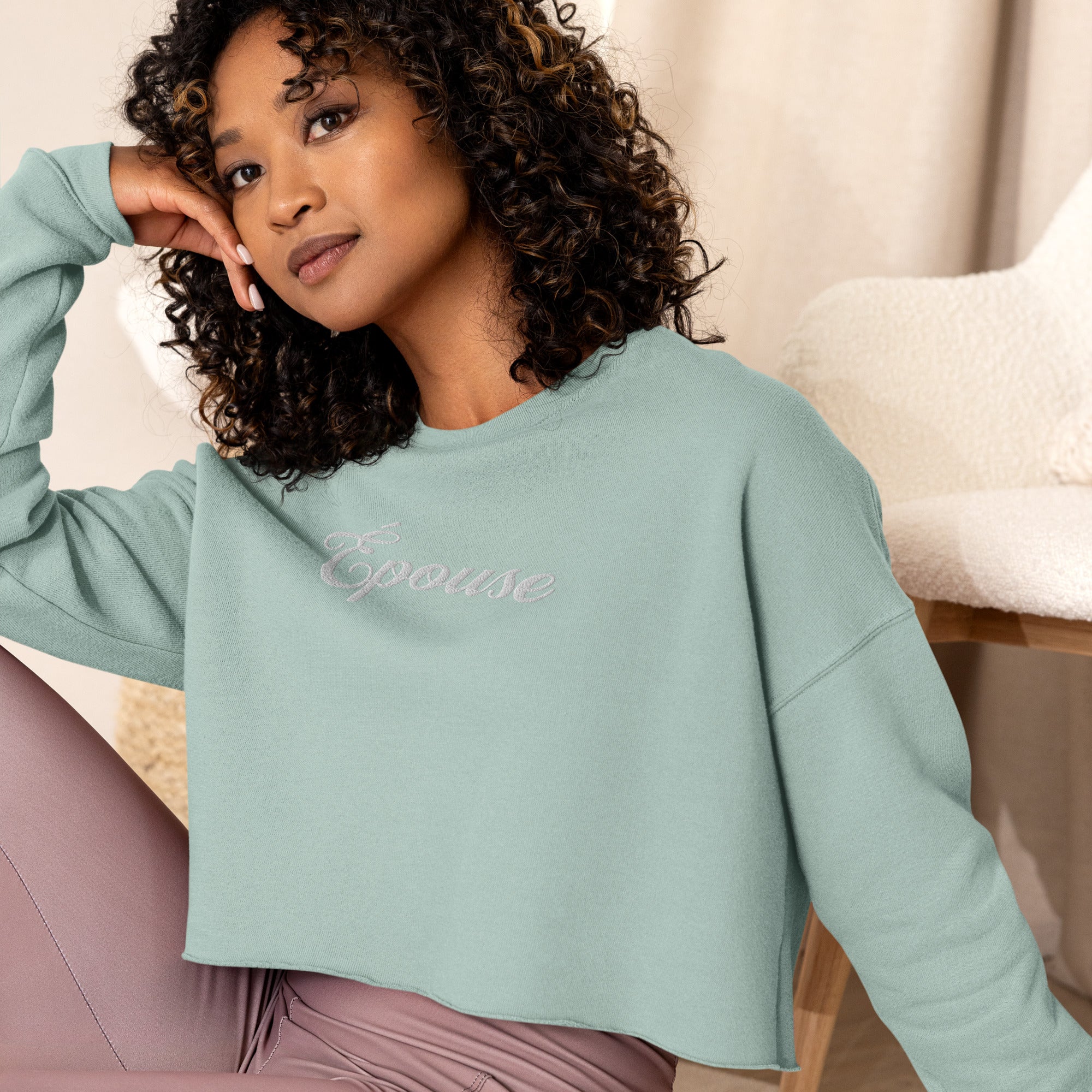 Epouse (bride) embroidered French Crop Sweatshirt