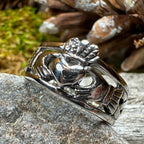 Eternally Celtic Claddagh Band Ring Ring La Vie Bien Eternally Celtic Claddagh Band Ring