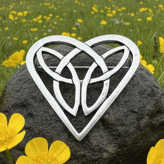 Everheart Celtic Heart Brooch in Pewter Brooch La Vie Bien Everheart Celtic Heart Brooch in Pewter