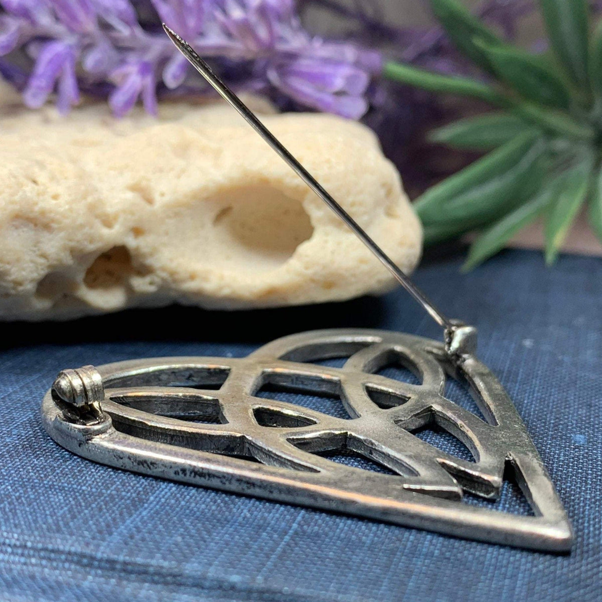 Everheart Celtic Heart Brooch in Pewter Brooch La Vie Bien Everheart Celtic Heart Brooch in Pewter