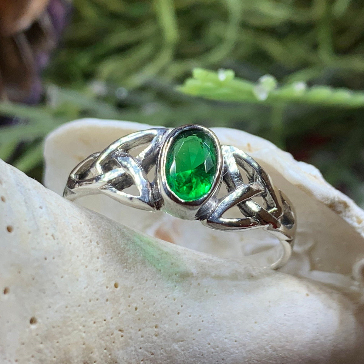 Faelyn Celtic Trinity Knot Ring Ring La Vie Bien Faelyn Celtic Trinity Knot Ring
