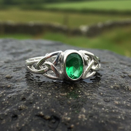 Faelyn Celtic Trinity Knot Ring Ring La Vie Bien Faelyn Celtic Trinity Knot Ring