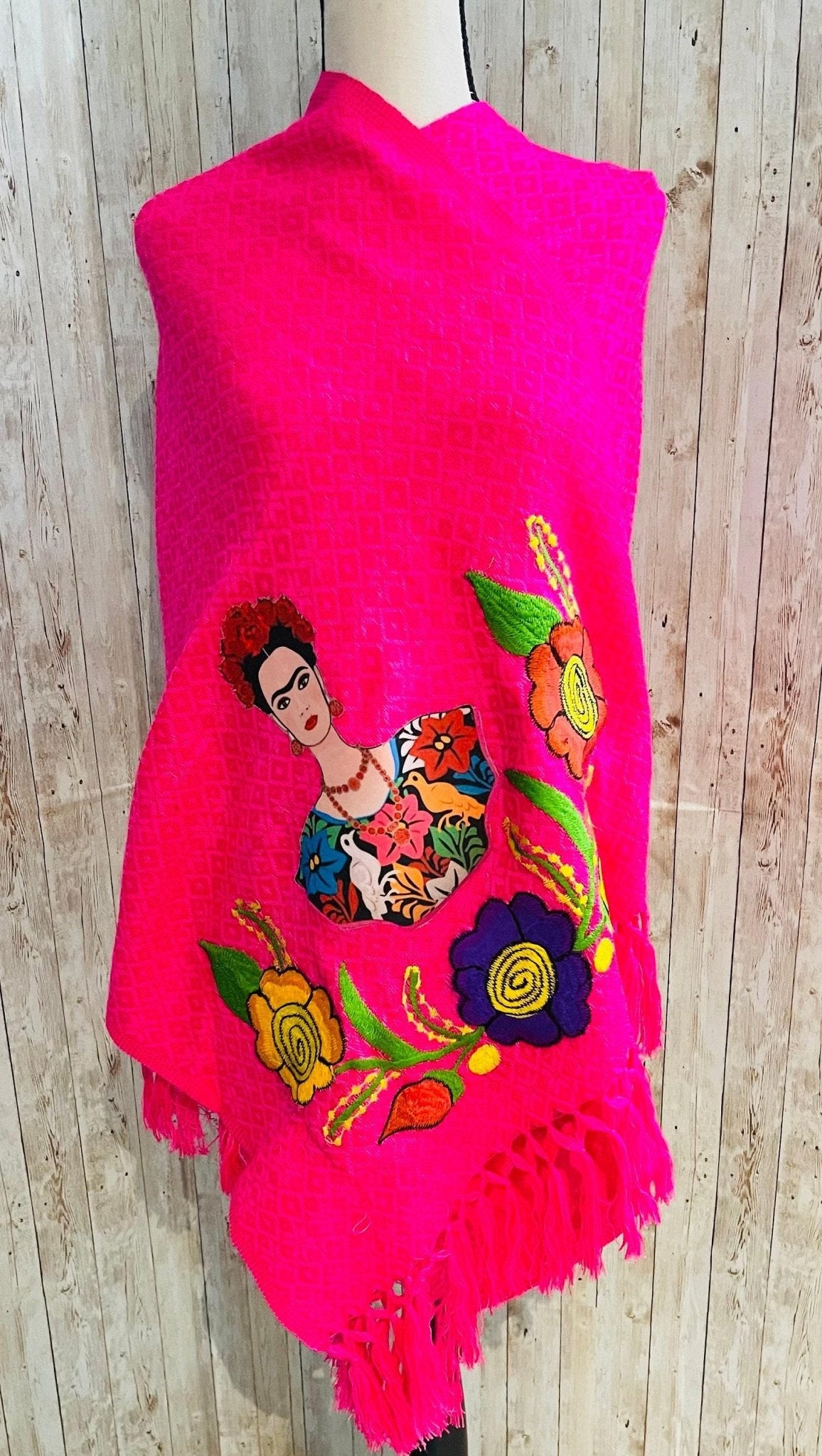 Frida Kahlo Embroidered Shawl Rebosos Bordado y Imagen de Frida Kahlo La Vie Bien Frida Kahlo Embroidered Shawl Rebosos Bordado y Imagen de Frida Kahlo