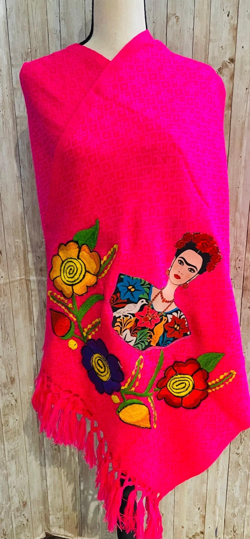 Frida Kahlo Embroidered Shawl Rebosos Bordado y Imagen de Frida Kahlo La Vie Bien Frida Kahlo Embroidered Shawl Rebosos Bordado y Imagen de Frida Kahlo