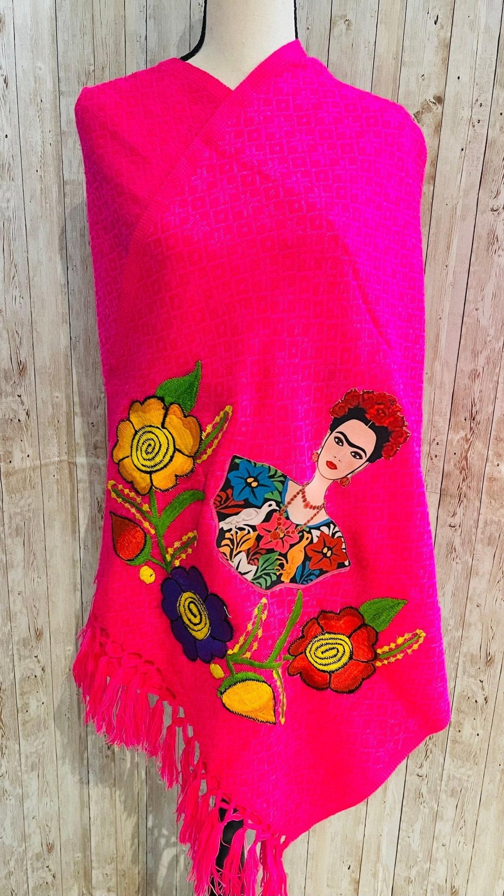 Frida Kahlo Embroidered Shawl Rebosos Bordado y Imagen de Frida Kahlo La Vie Bien Frida Kahlo Embroidered Shawl Rebosos Bordado y Imagen de Frida Kahlo