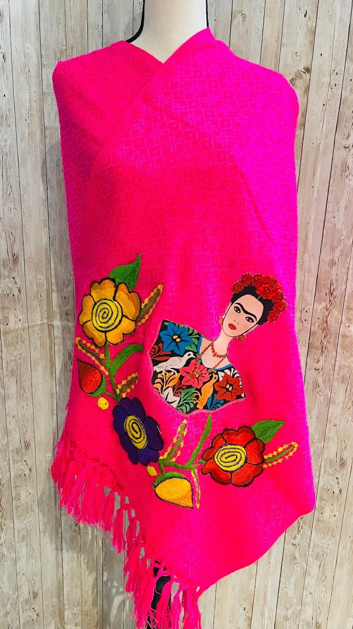 Frida Kahlo Embroidered Shawl Rebosos Bordado y Imagen de Frida Kahlo La Vie Bien Frida Kahlo Embroidered Shawl Rebosos Bordado y Imagen de Frida Kahlo