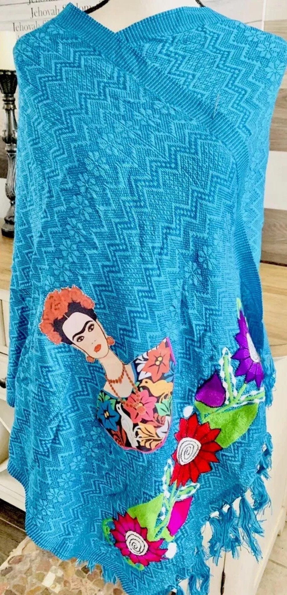 Frida Kahlo Embroidered Shawl Rebosos Bordados de Frida Kahlo con Imagen La Vie Bien Frida Kahlo Embroidered Shawl Rebosos Bordados de Frida Kahlo con Imagen