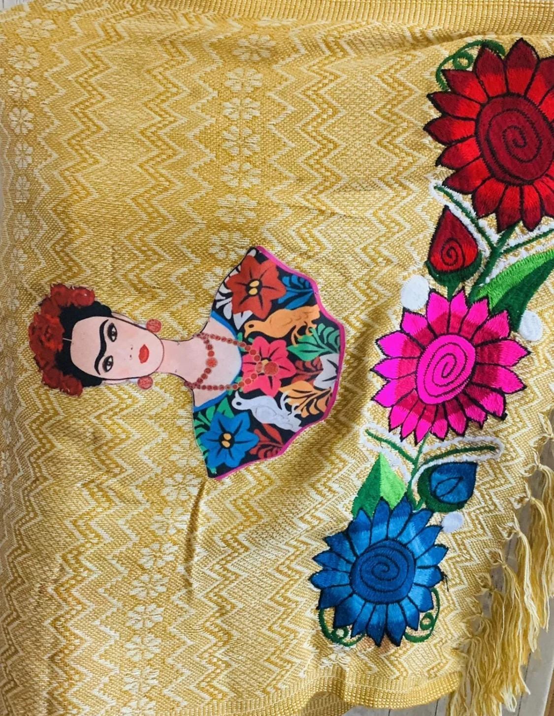 Frida Kahlo Embroidered Shawl Rebosos Bordados de Frida Kahlo con Imagen La Vie Bien Frida Kahlo Embroidered Shawl Rebosos Bordados de Frida Kahlo con Imagen