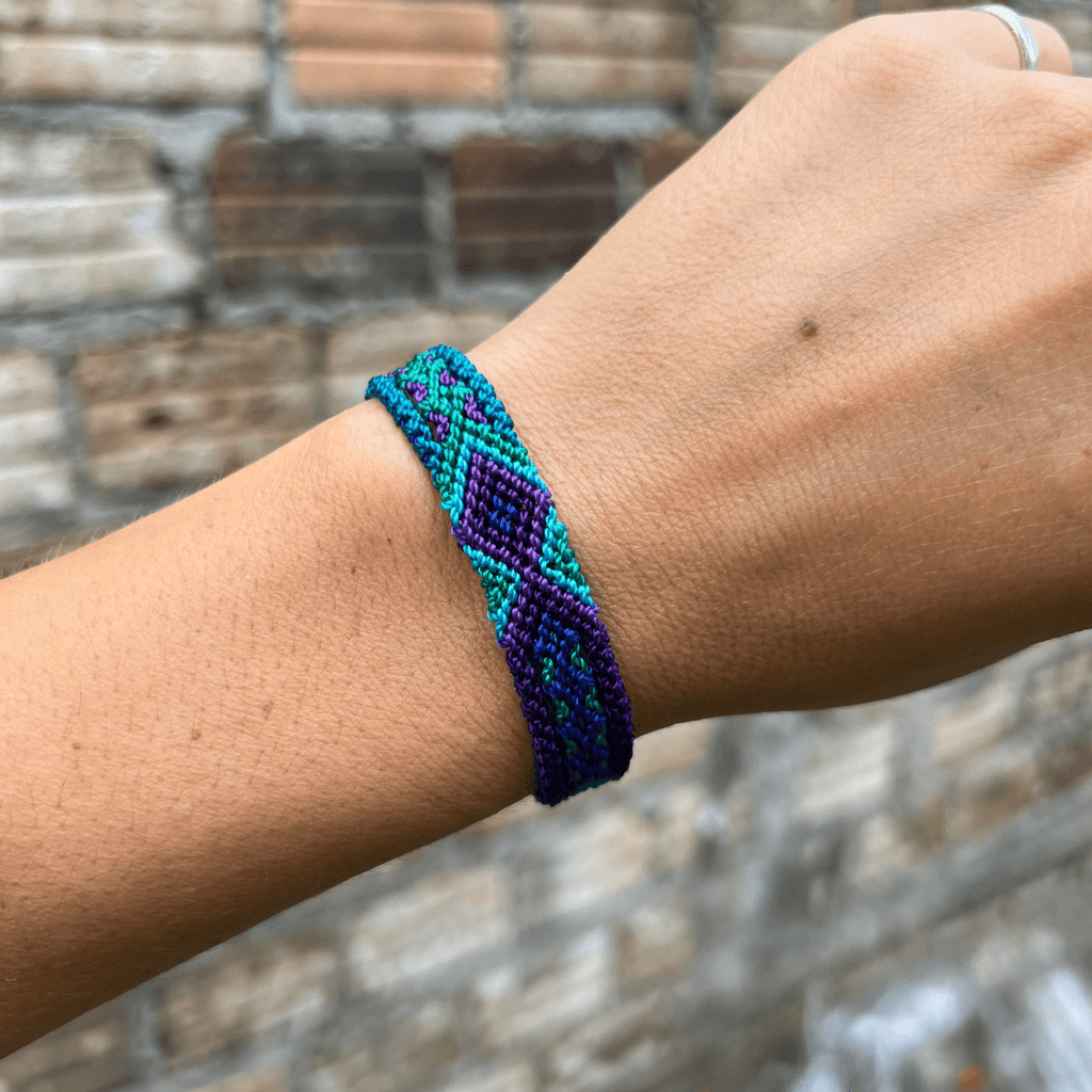 Friendship Macrame Woven Boho String Bracelet (4 Sizes) - Mexico Jewelry La Vie Bien Friendship Macrame Woven Boho String Bracelet (4 Sizes) - Mexico