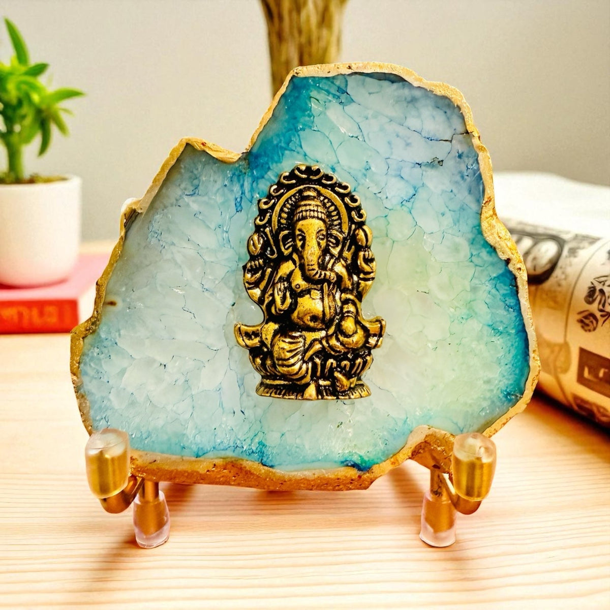 Ganesha on Agate with Stand & Suede Gift Box - Premium Gift for Any Occasion La Vie Bien Ganesha on Agate with Stand & Suede Gift Box - Premium Gift for Any Occasion