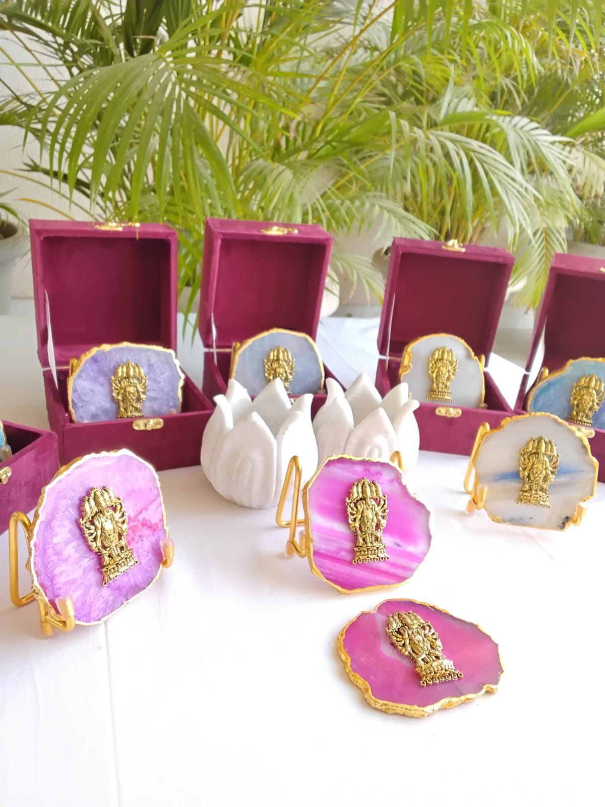 Ganesha on Agate with Stand & Suede Gift Box - Premium Gift for Any Occasion La Vie Bien Ganesha on Agate with Stand & Suede Gift Box - Premium Gift for Any Occasion