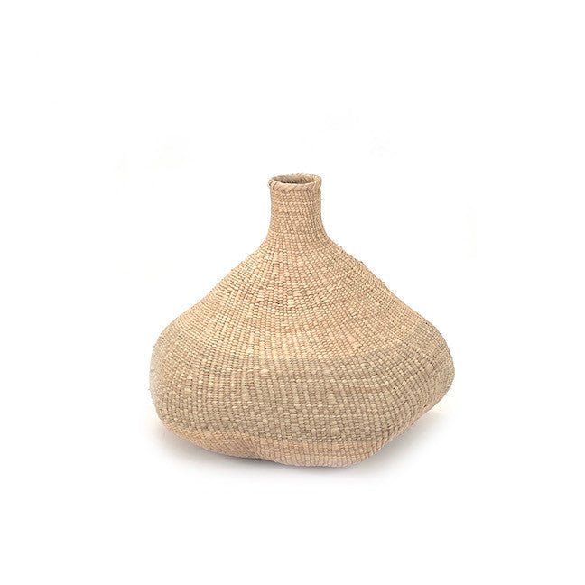 Garlic Tonga Sculptural Basket - Medium La Vie Bien Garlic Tonga Sculptural Basket - Medium