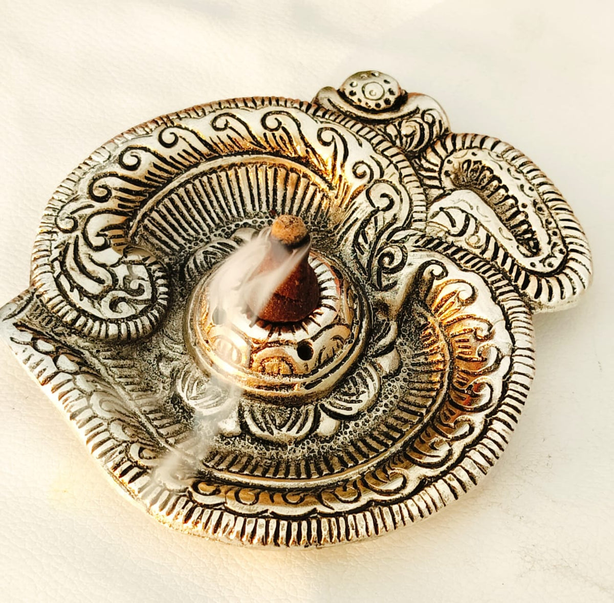 German Silver Om Engraved Agarbatti/ Dhupbatti Stand La Vie Bien German Silver Om Engraved Agarbatti/ Dhupbatti Stand
