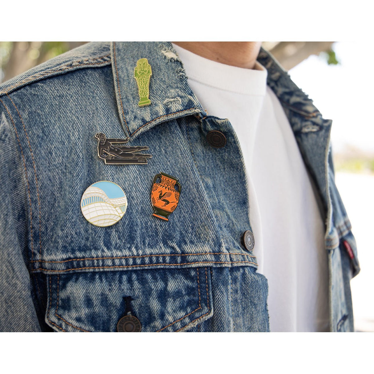 Getty Curve Enamel Pin JEWELRY La Vie Bien Getty Curve Enamel Pin