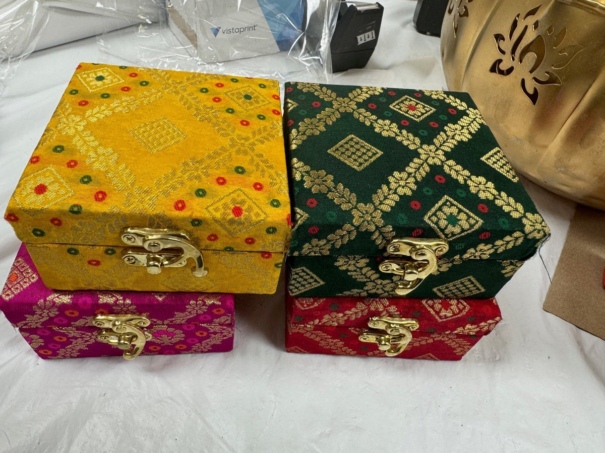 Gift Box - Perfect To Pack Small Gifts Like Diya, Jewelry, Prasad La Vie Bien Gift Box - Perfect To Pack Small Gifts Like Diya, Jewelry, Prasad