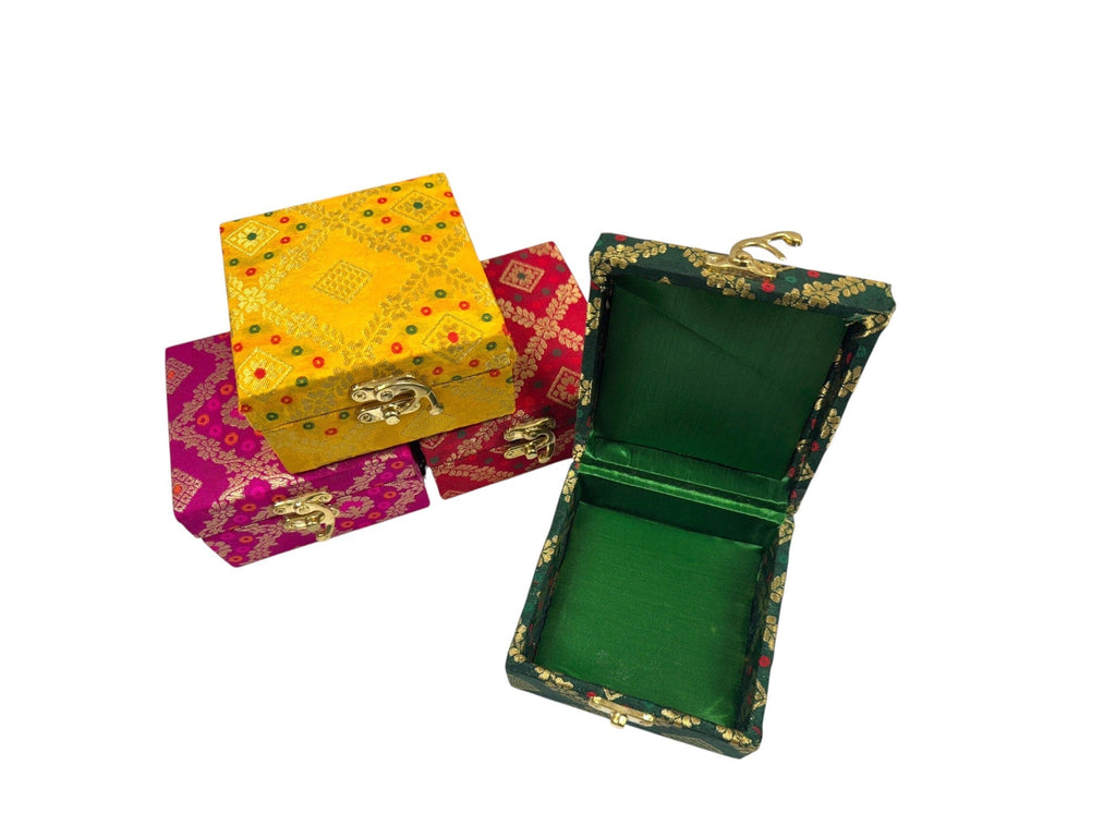 Gift Boxes - Set of 5 - Perfect To Pack Small Gifts Like Diya, Jewelry, Prasad La Vie Bien Gift Boxes - Set of 5 - Perfect To Pack Small Gifts Like Diya, Jewelry, Prasad