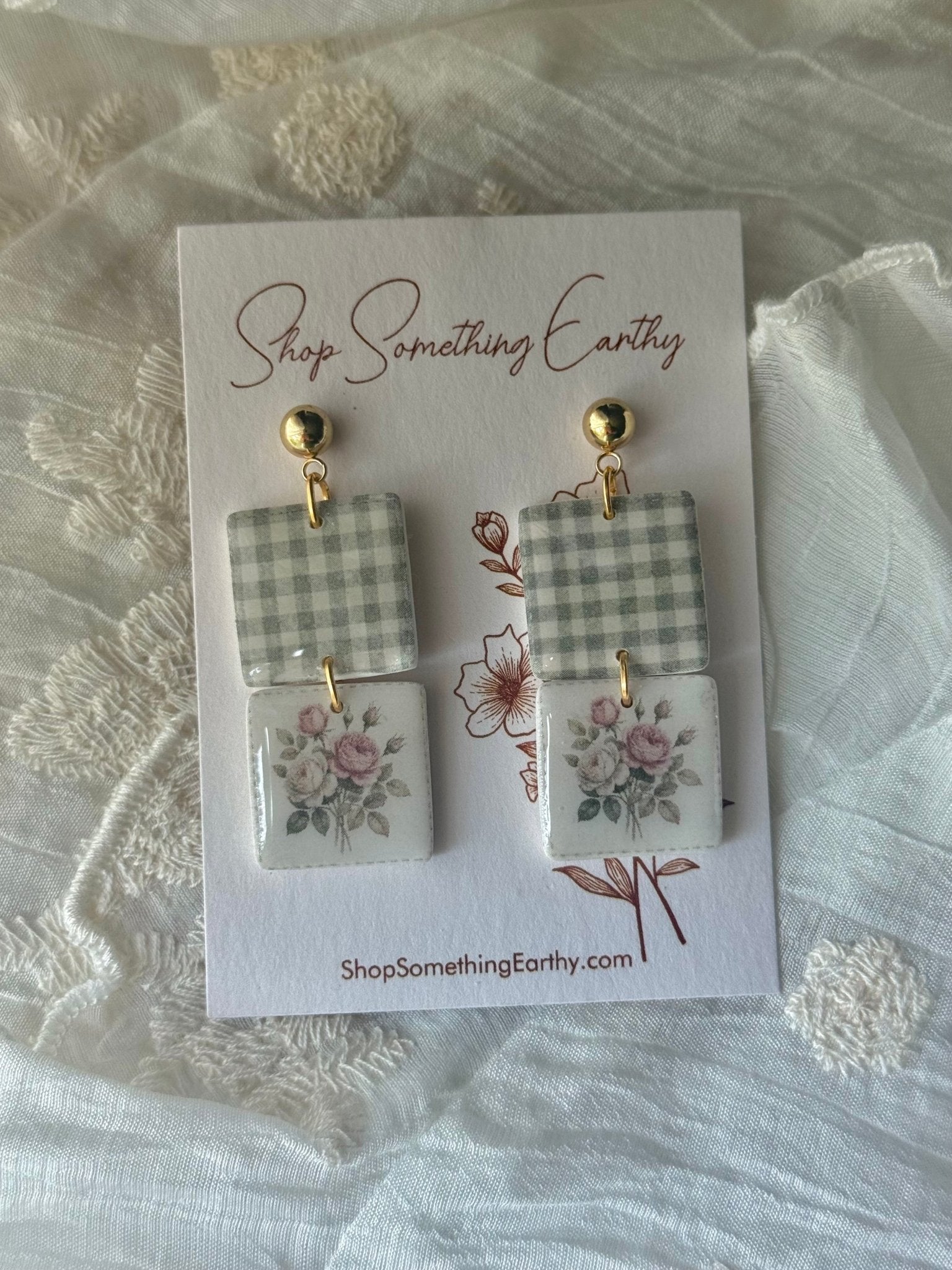 Gingham and Roses La Vie Bien Gingham and Roses