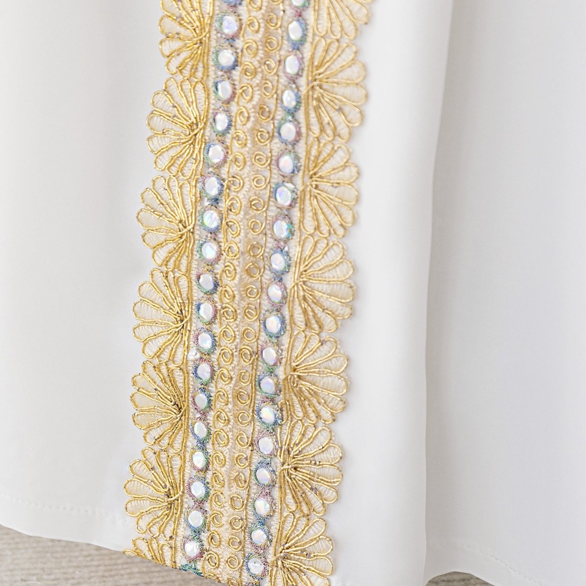 Girls Embroidered Kaftan Dress with Jeweled Belt(MKG021) La Vie Bien Girls Embroidered Kaftan Dress with Jeweled Belt(MKG021)