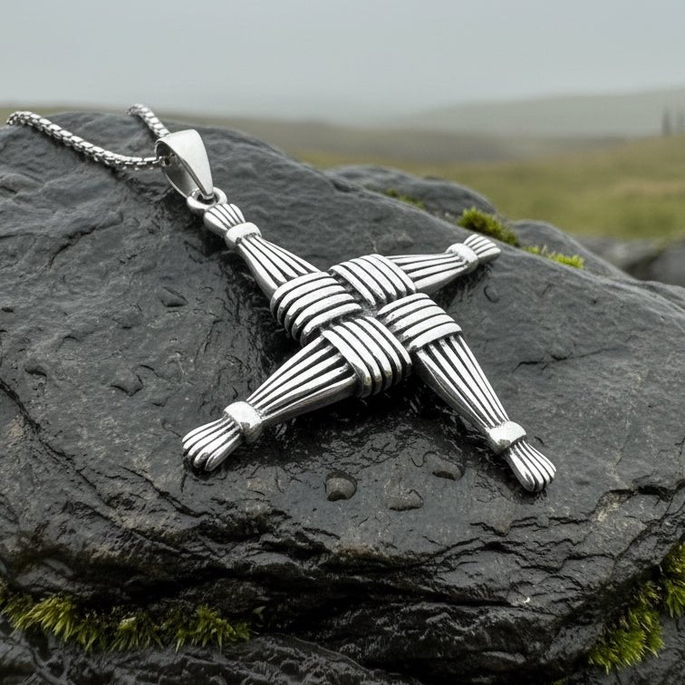 Glan Large Saint Brigid's Cross Pendant La Vie Bien Glan Large Saint Brigid's Cross