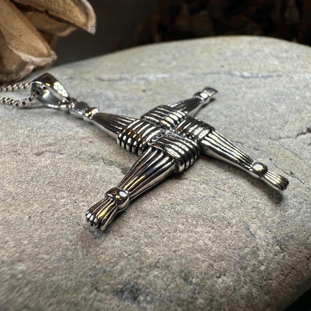 Glan Large Saint Brigid's Cross Pendant La Vie Bien Glan Large Saint Brigid's Cross