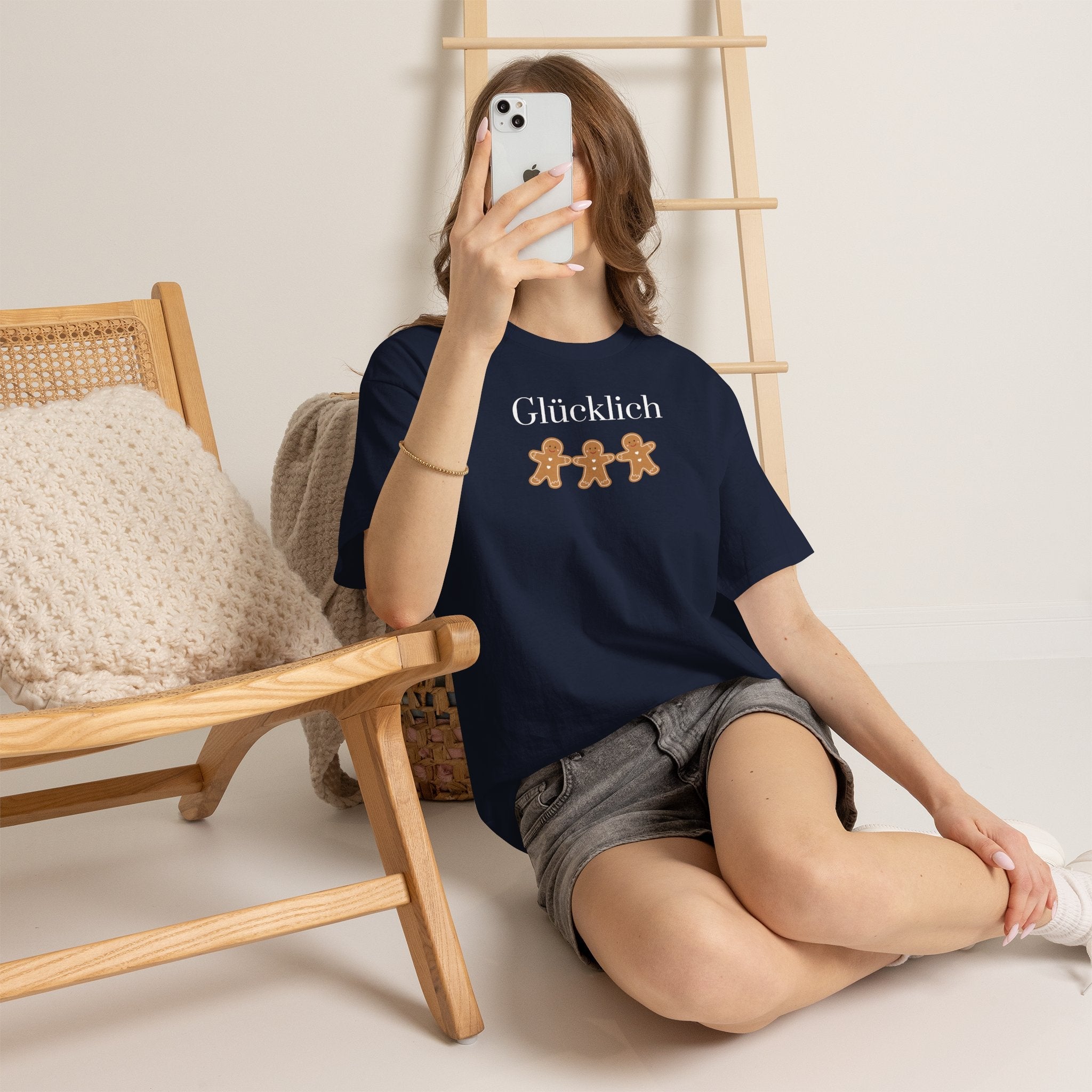 Glücklich German Gingerbread Buddies Christmas unisex Tee Shirt T-Shirt La Vie Bien Glücklich German Gingerbread Buddies Christmas unisex Tee Shirt