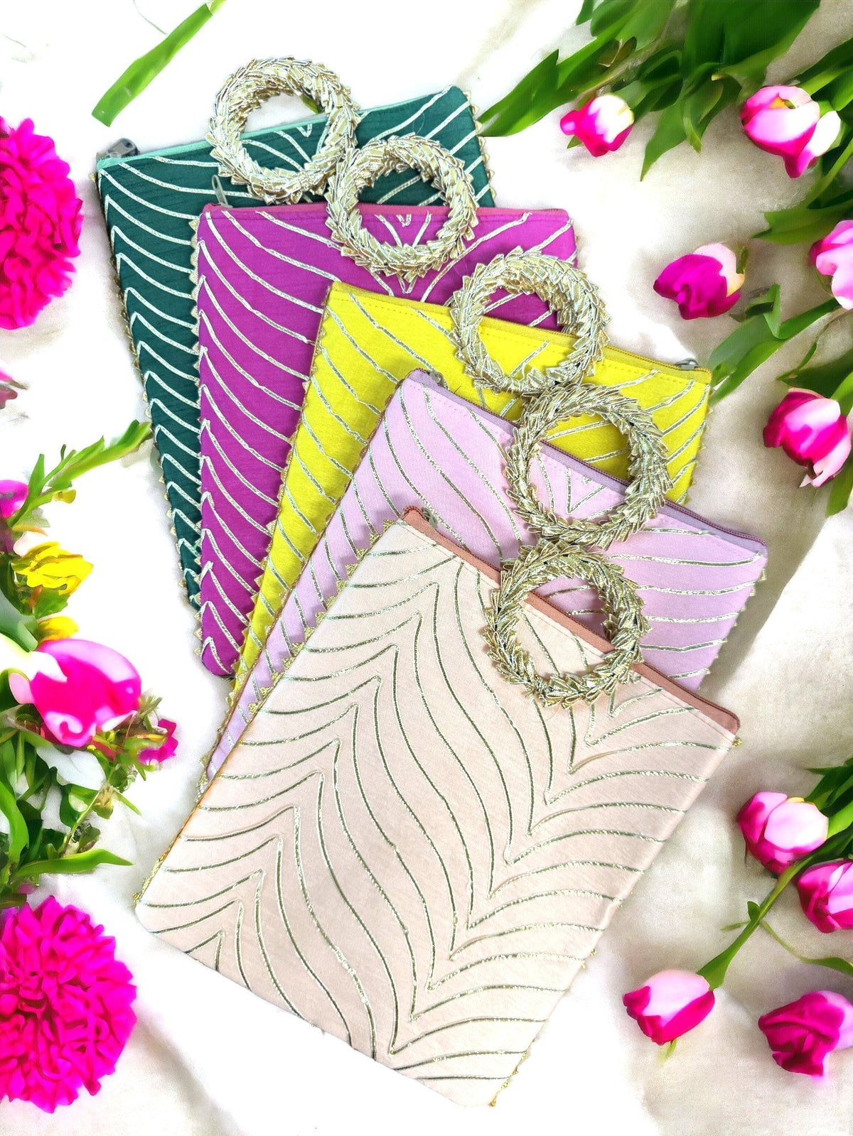 Gota Patti Bag With Handle & Zipper, Set of 6 Traditional Gifts La Vie Bien Gota Patti Bag With Handle & Zipper, Set of 6