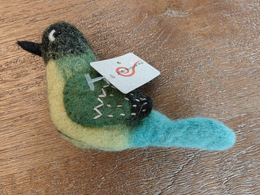 Green, black, yellow and teal bird handmade felt Finger Puppet - Sensory Play for kids - Birds collection La Vie Bien Green, black, yellow and teal bird handmade felt Finger Puppet - Sensory Play for kids - Birds collection