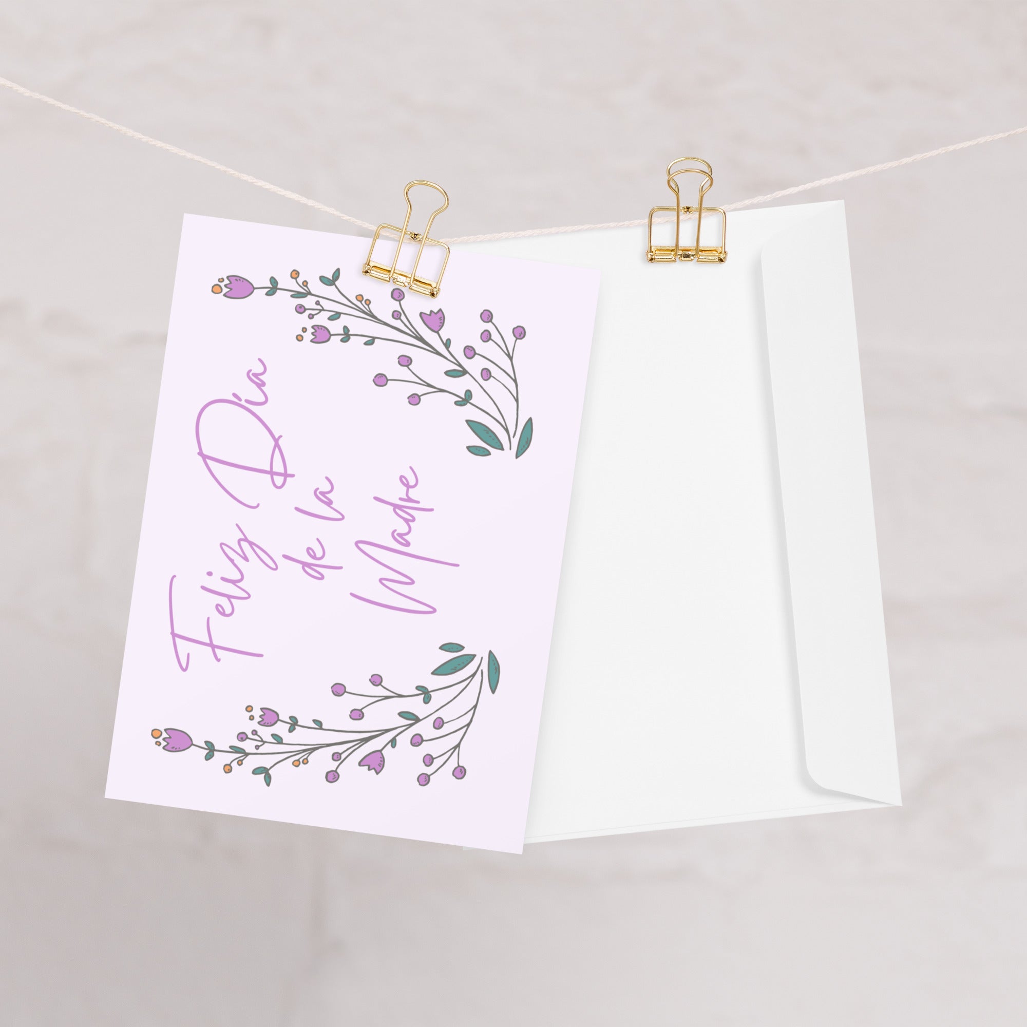 Feliz Día de la Madre Spanish Mother's day greeting card, purple with flower design, envelope included