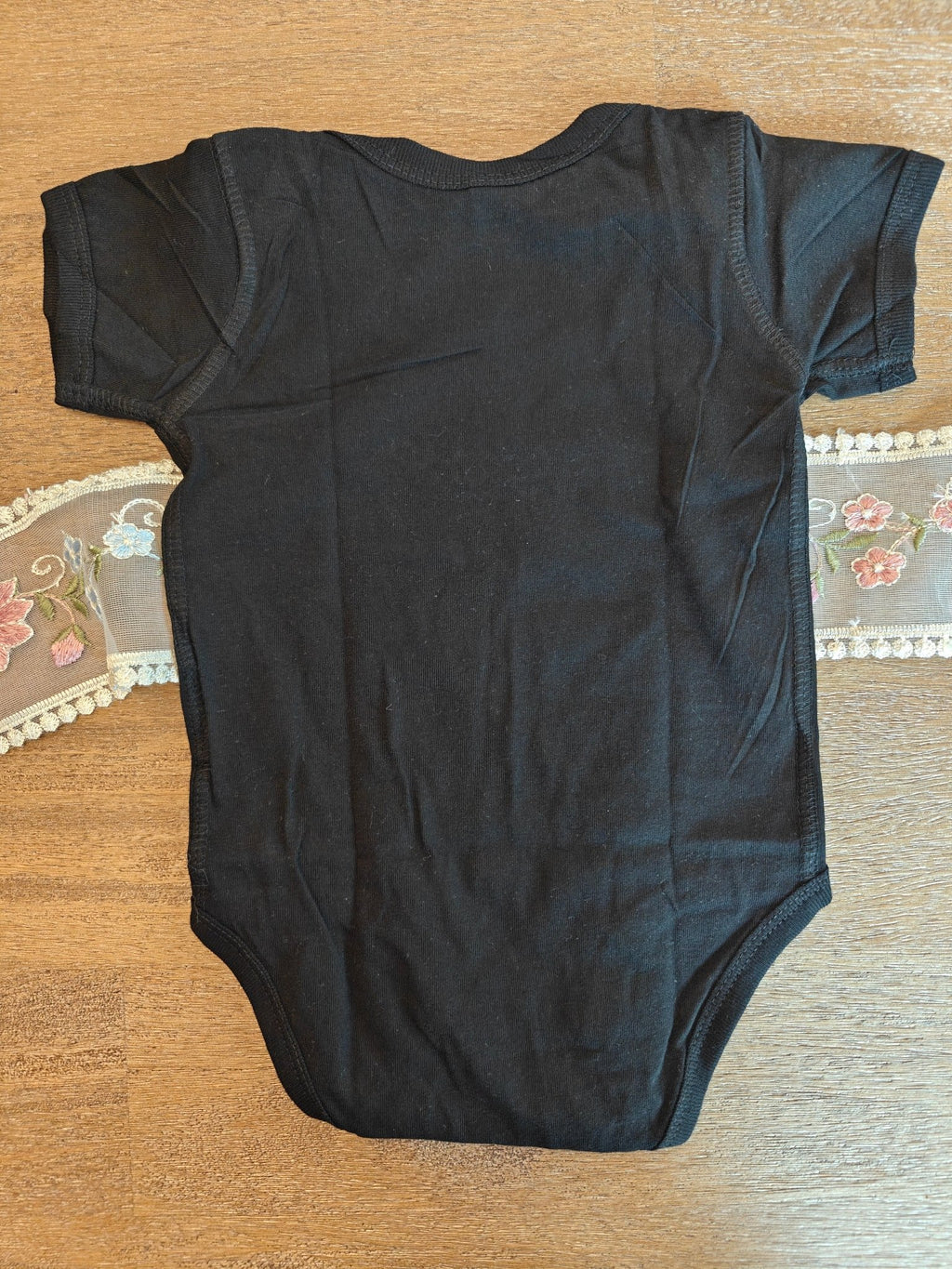 Habibi (حبيبي) Arabic embroidered Baby jersey bodysuit, gift for Arabic speaker Baby bodysuit La Vie Bien Habibi (حبيبي) Arabic embroidered Baby jersey bodysuit, gift for Arabic speaker