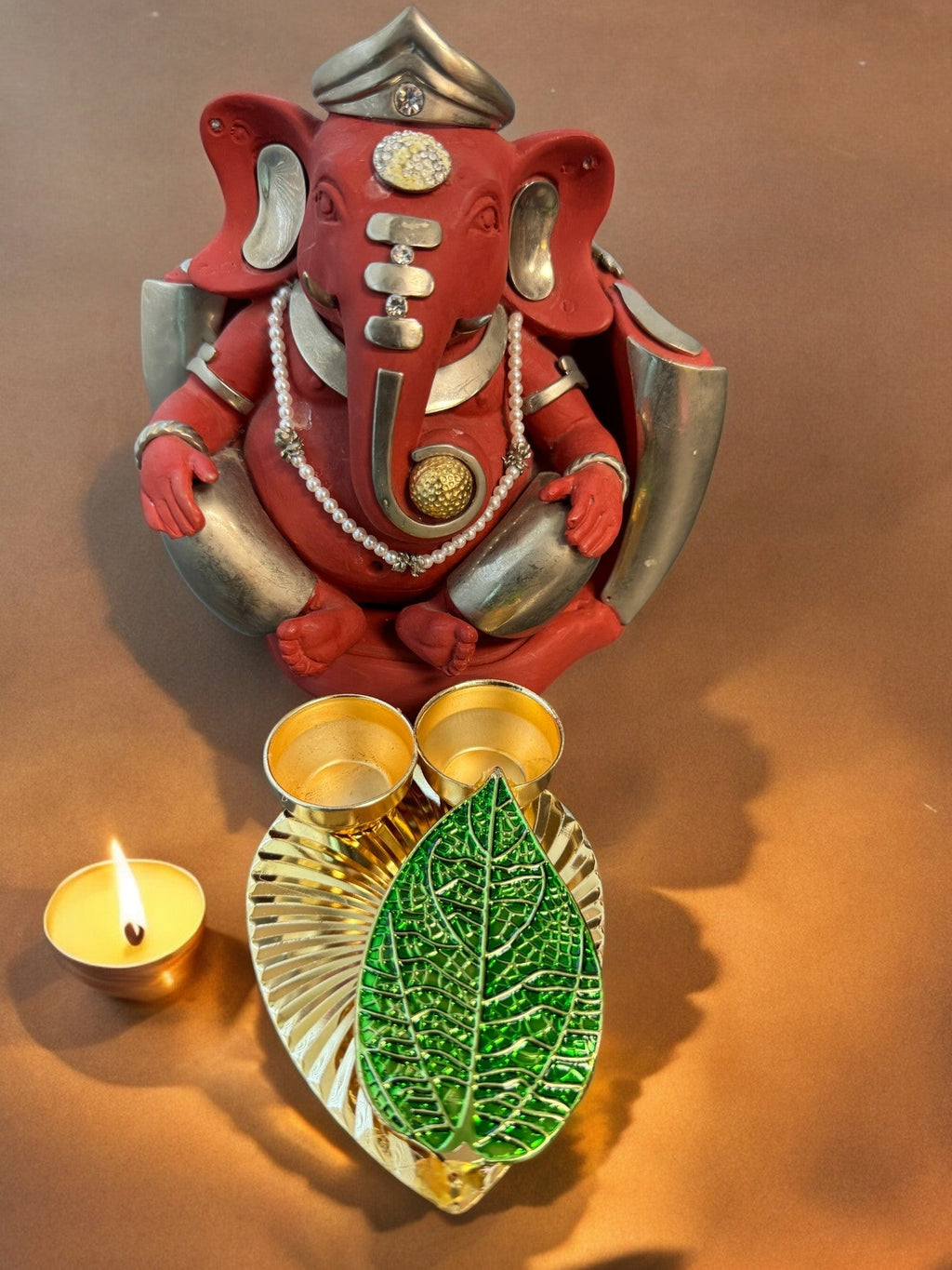 Haldi Kumkum Plate with Leaf, Set of 4 Traditional Gifts La Vie Bien Haldi Kumkum Plate with Leaf, Set of 4