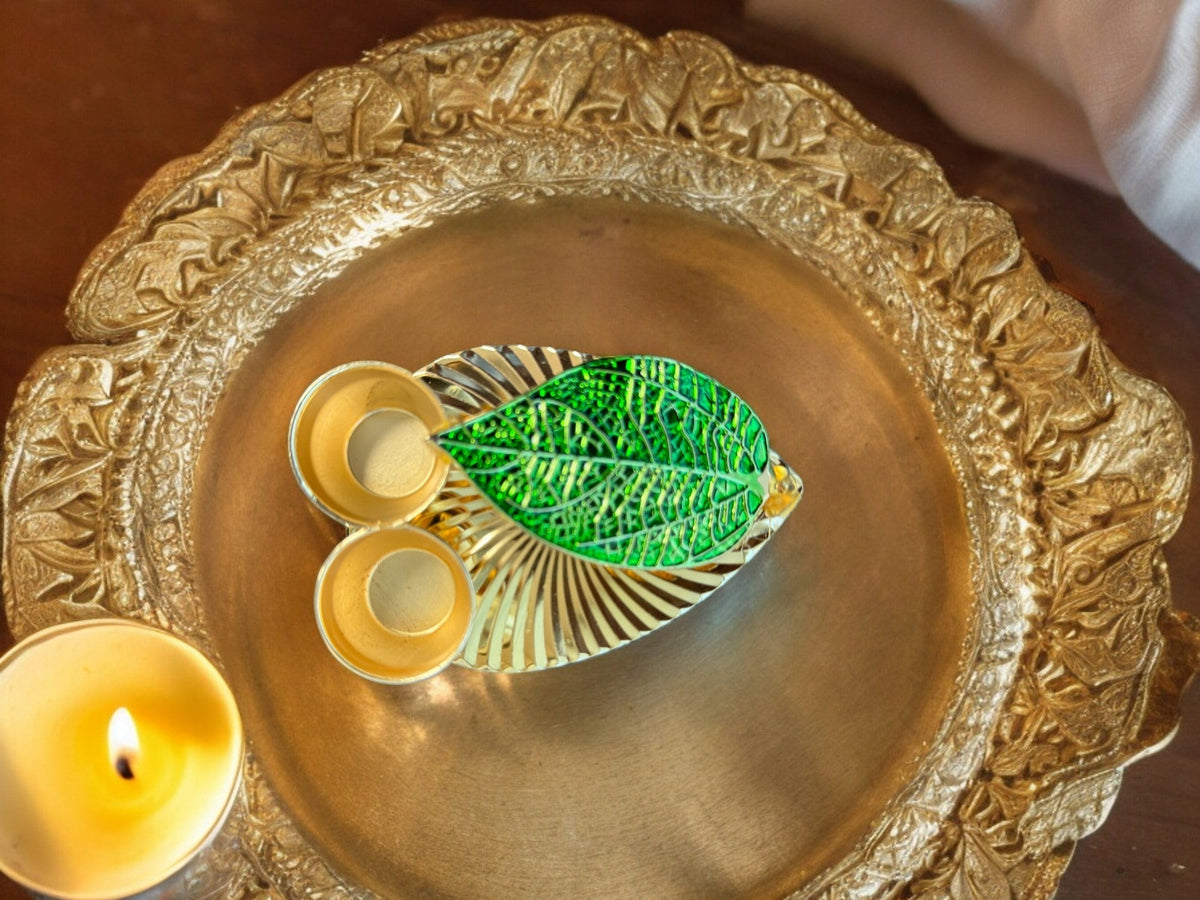Haldi Kumkum Plate with Leaf, Set of 4 Traditional Gifts La Vie Bien Haldi Kumkum Plate with Leaf, Set of 4