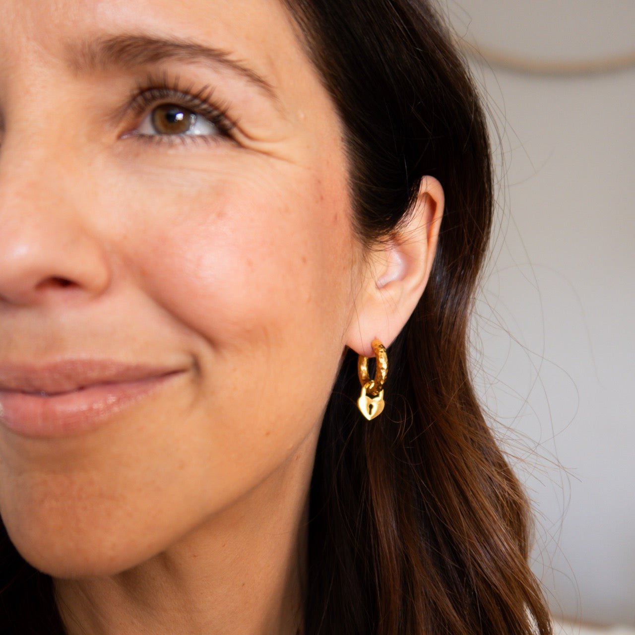 Hammered Chunky Rounded Huggie Hoop Earrings Chunky Rounded Huggie Hoops La Vie Bien Hammered Chunky Rounded Huggie Hoop Earrings