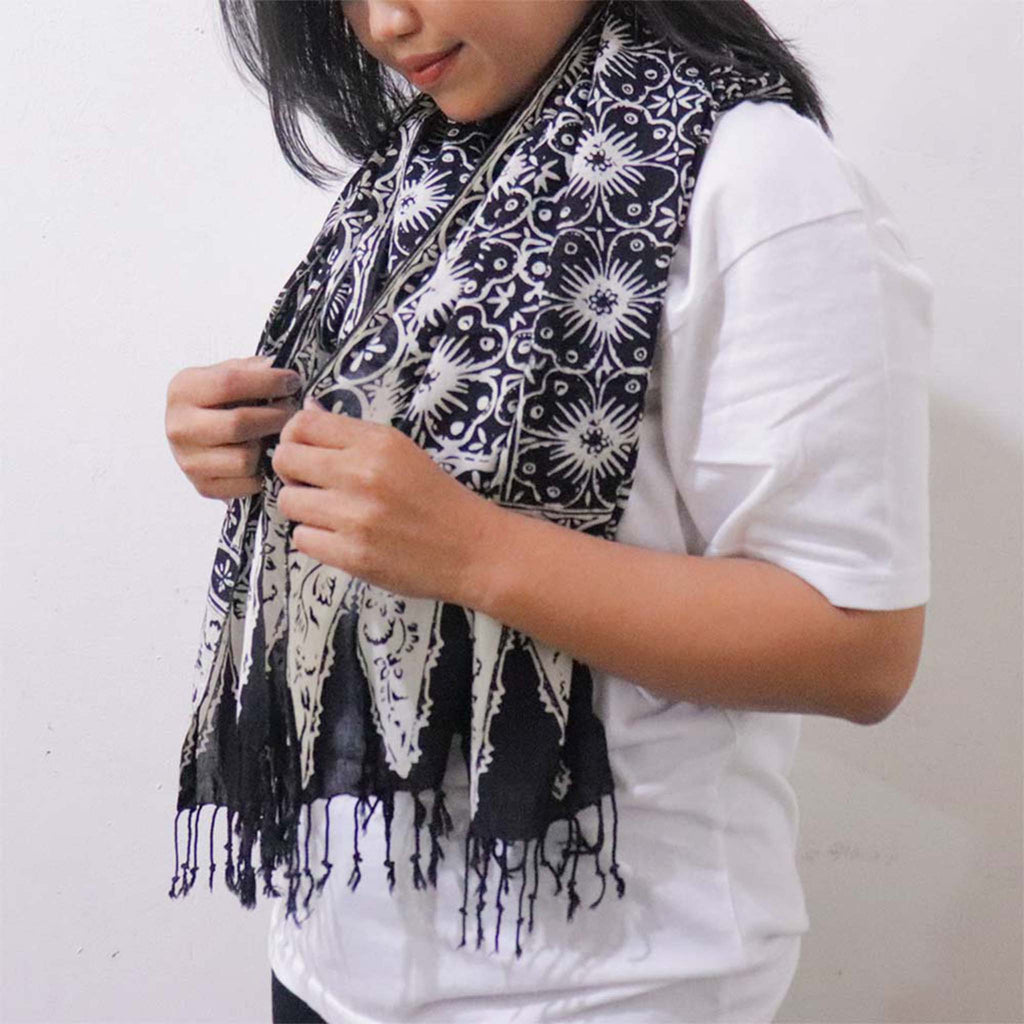Handmade Batik Scarf - Cotton - Hibiscus Flower, Black, White Scarves La Vie Bien Handmade Batik Scarf - Cotton - Hibiscus Flower, Black, White
