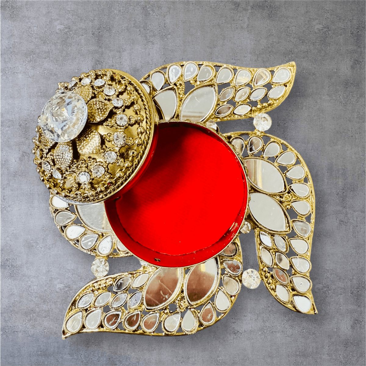 Handmade Designer Swastik Shaped Kundan Dibbies/Sindoor Daani/Trinket Box La Vie Bien Handmade Designer Swastik Shaped Kundan Dibbies/Sindoor Daani/Trinket Box