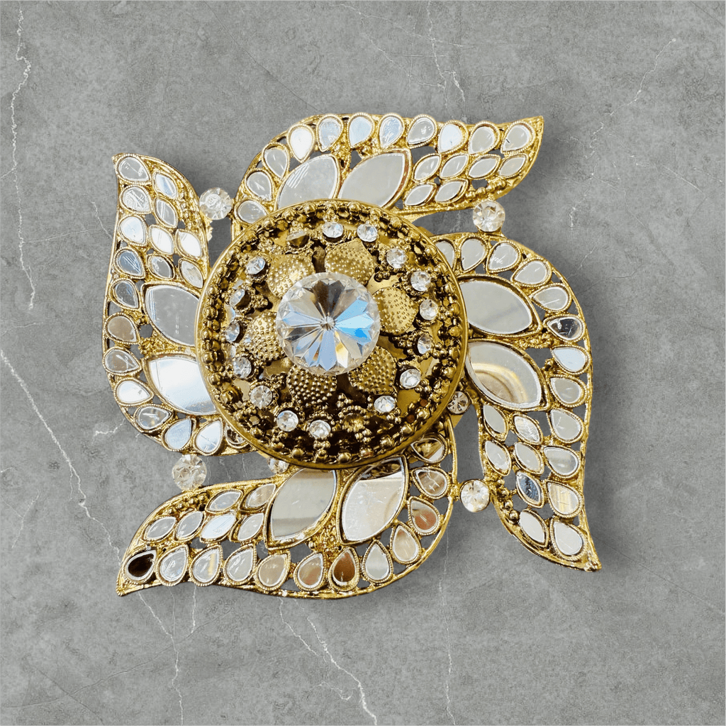 Handmade Designer Swastik Shaped Kundan Dibbies/Sindoor Daani/Trinket Box La Vie Bien Handmade Designer Swastik Shaped Kundan Dibbies/Sindoor Daani/Trinket Box