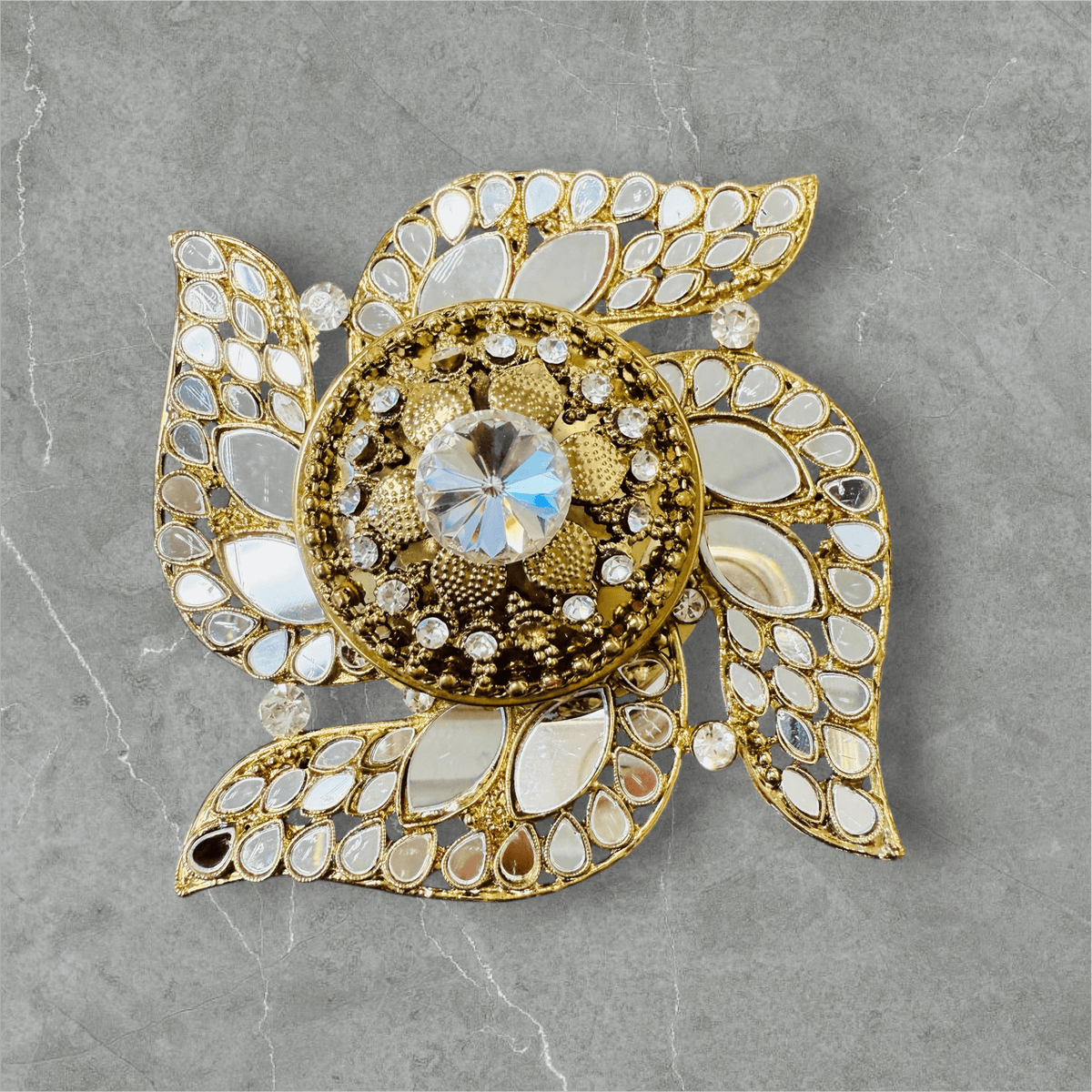 Handmade Designer Swastik Shaped Kundan Dibbies/Sindoor Daani/Trinket Box La Vie Bien Handmade Designer Swastik Shaped Kundan Dibbies/Sindoor Daani/Trinket Box