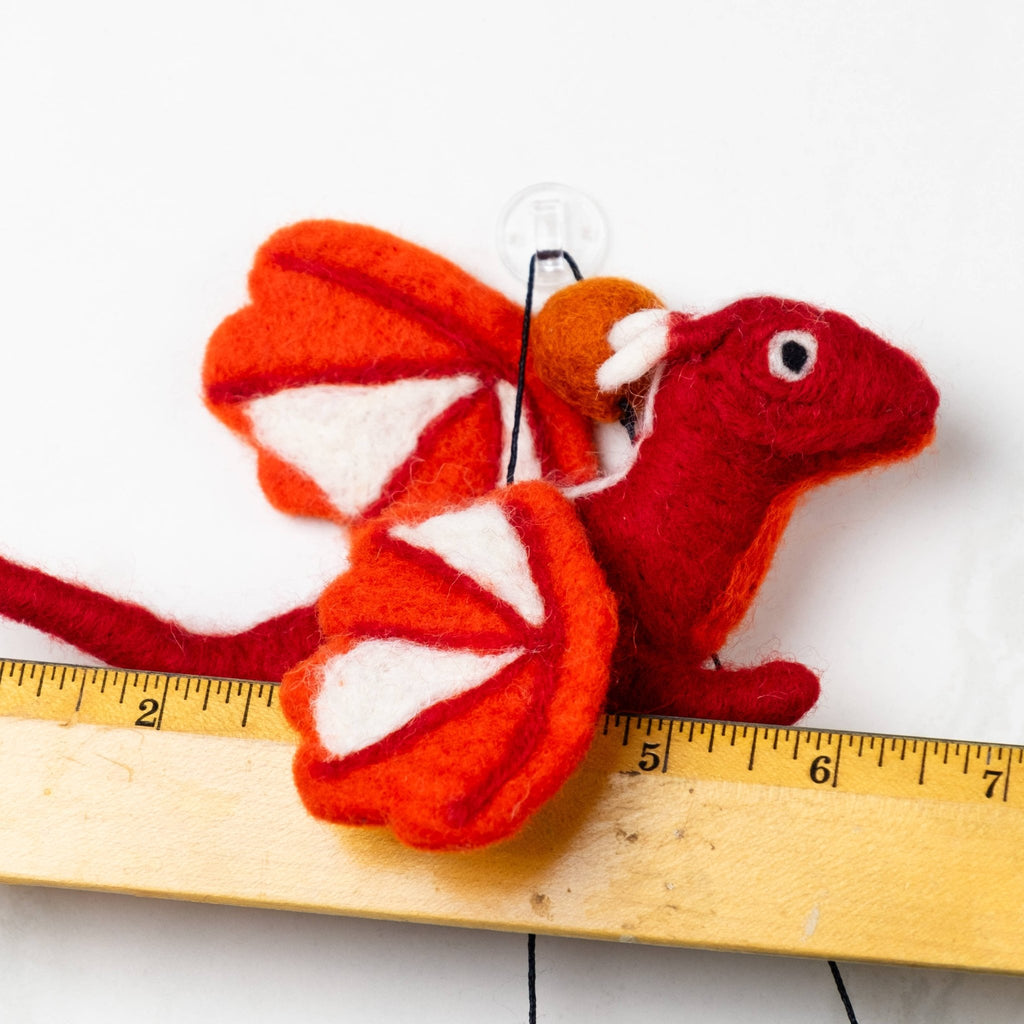 Handmade felt dragon Garland for kid's room or nursery - Dragon - Wall Decor La Vie Bien Handmade felt dragon Garland for kid's room or nursery - Dragon - Wall Decor