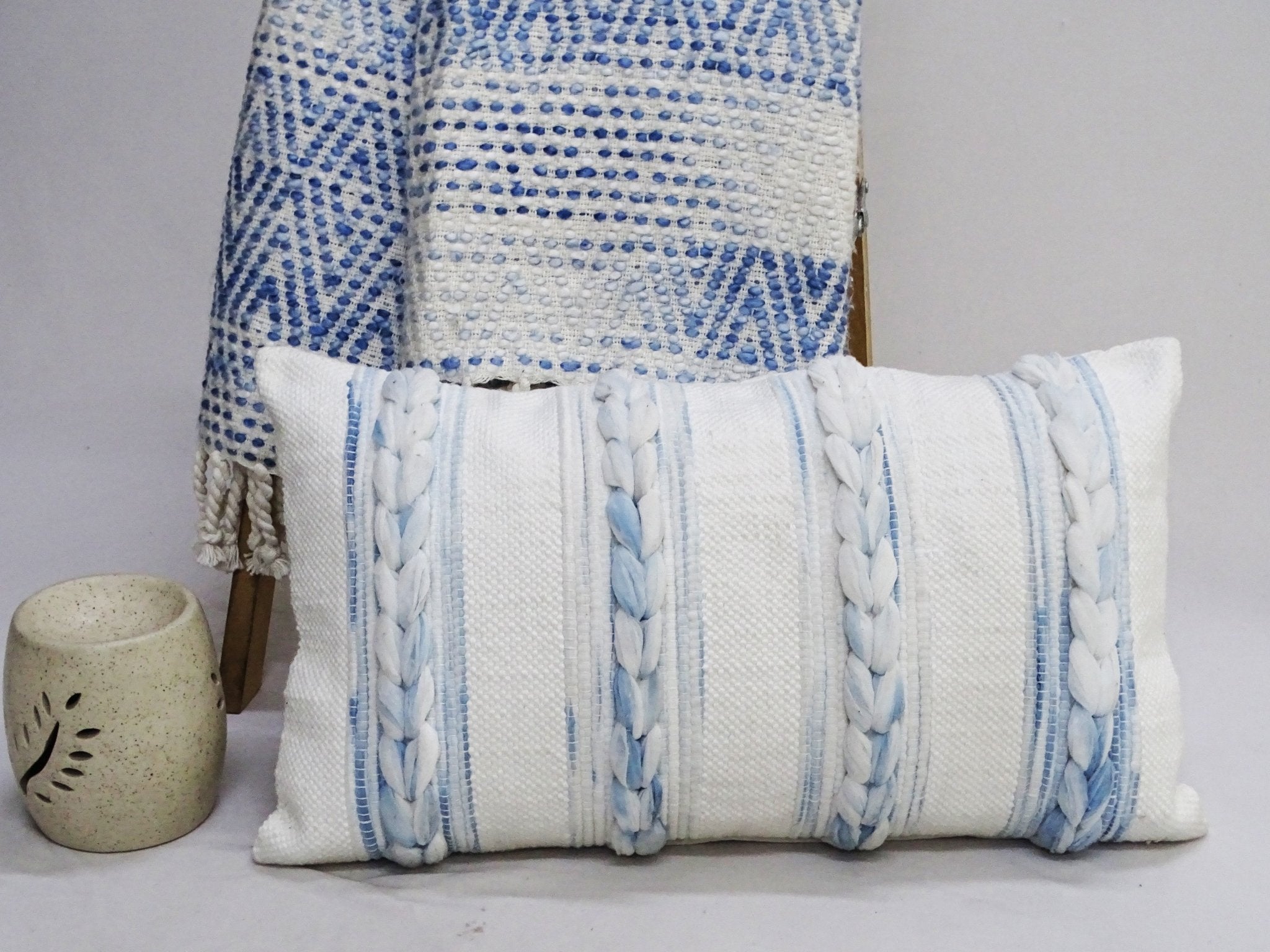 Handwoven 14"X 24" Modern Throw Pillow Throw Pillow La Vie Bien Handwoven 14"X 24" Modern Throw Pillow