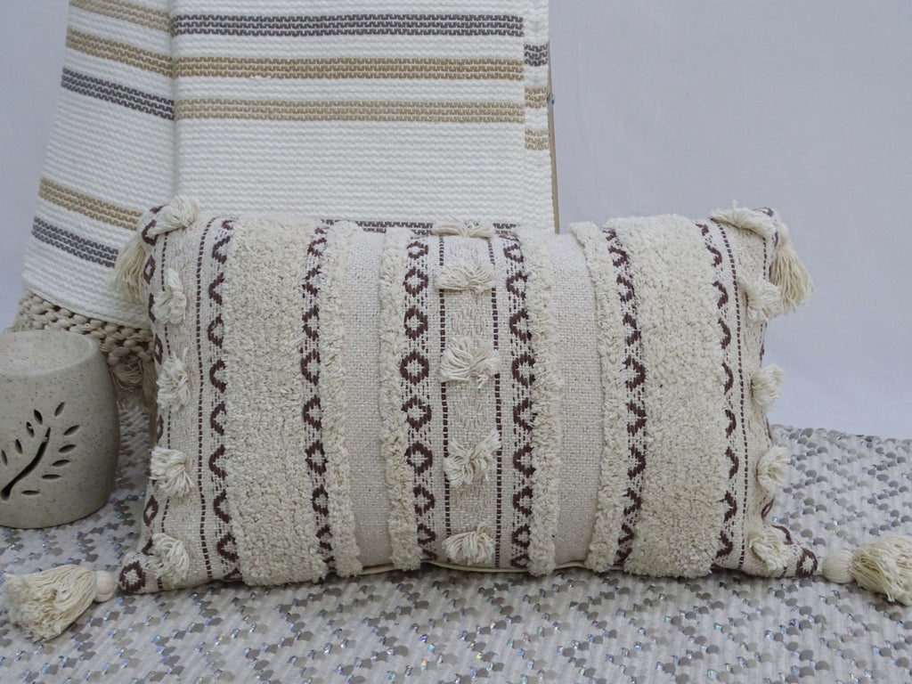 Handwoven 14"X 24" Throw Pillow with Fringes Throw Pillow La Vie Bien Handwoven 14"X 24" Throw Pillow with Fringes