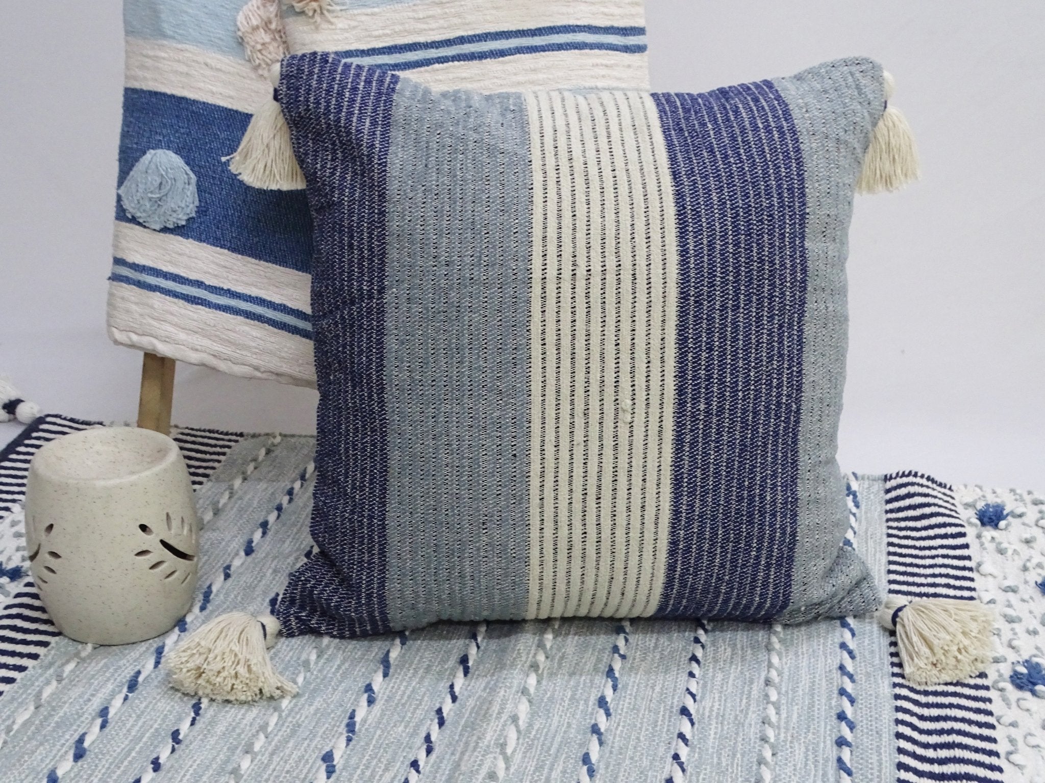 Handwoven Decorative Throw Pillow 20"x20" Throw Pillow La Vie Bien Handwoven Decorative Throw Pillow 20"x20"